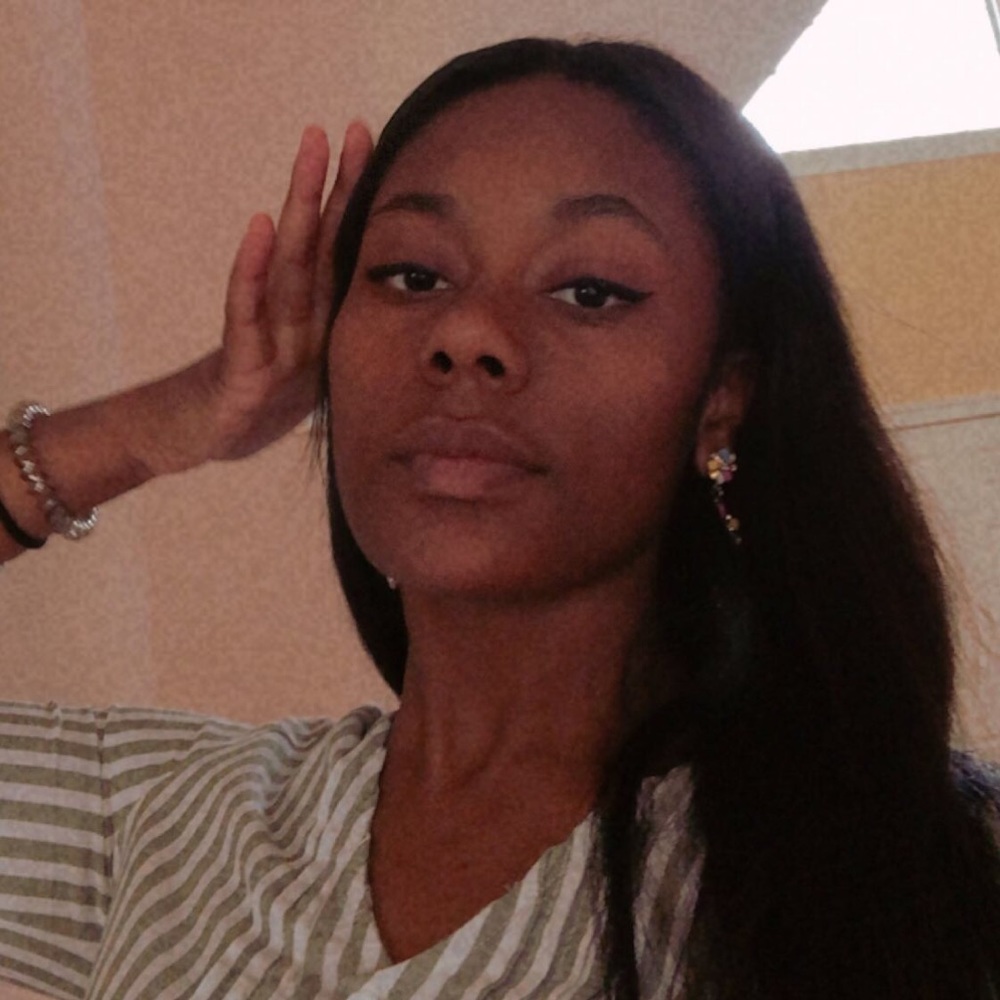 Meet your Posher, Christelle